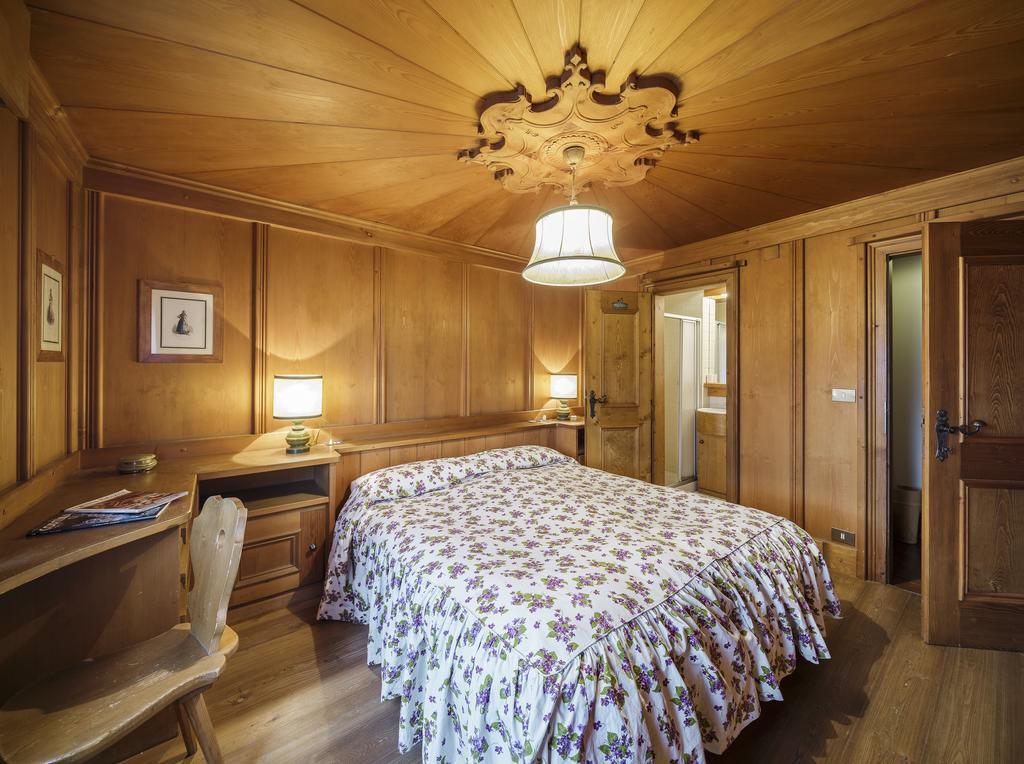 Villa Riadezeto - Stayincortina Cortina d'Ampezzo Bagian luar foto